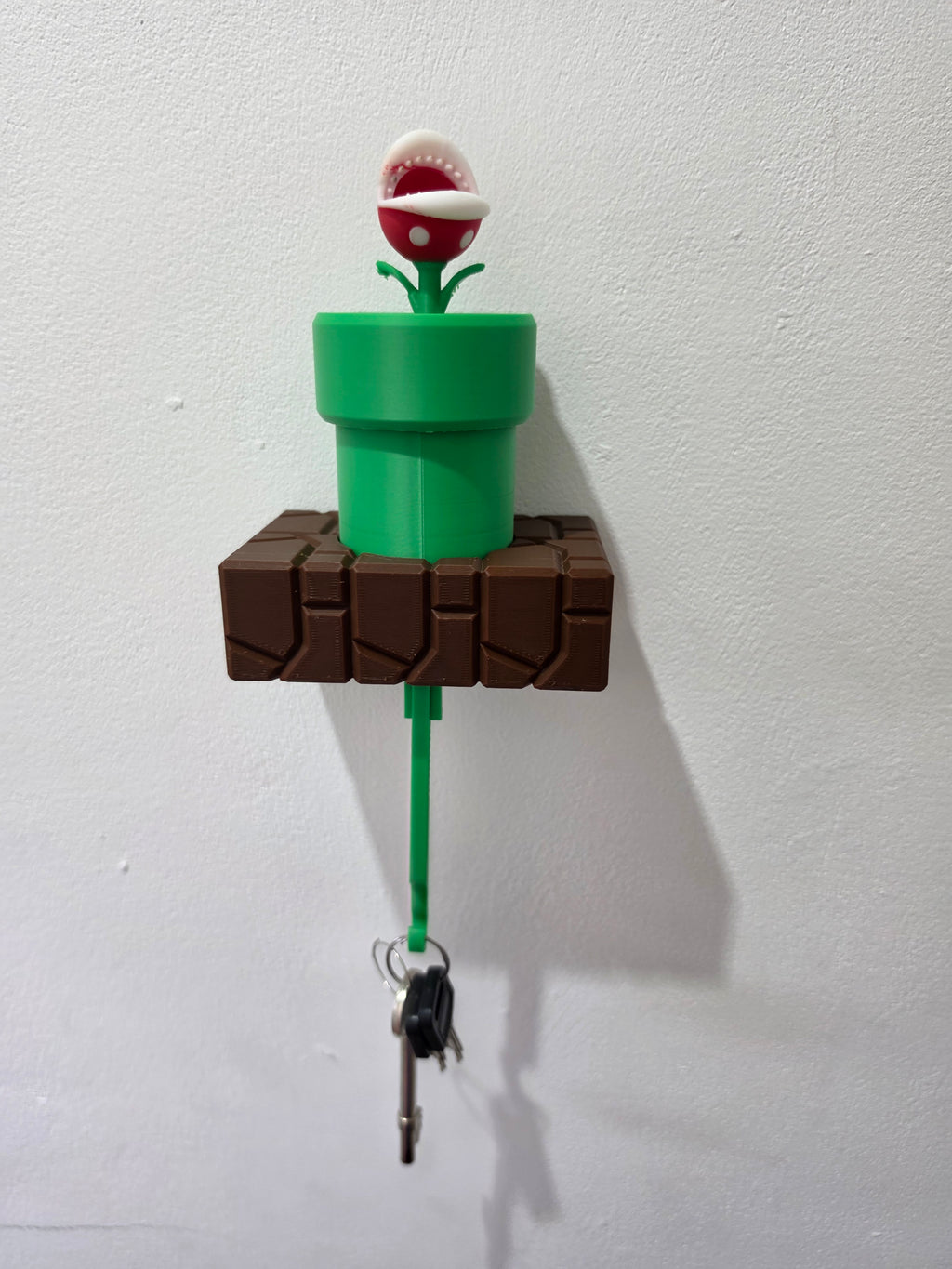 S.M KEYHOLDER